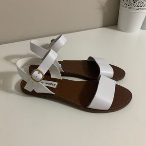 Steve Madden Women's Donddi Flat Sandal